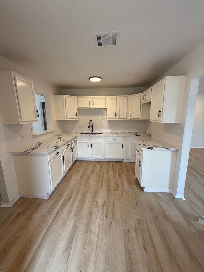 Building Photo - Gorgeous all renovated Home in Houston, TX!.