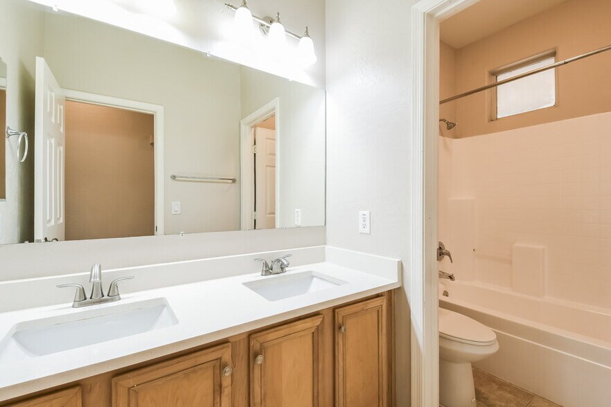 Building Photo - 3441 E Baranca Ct