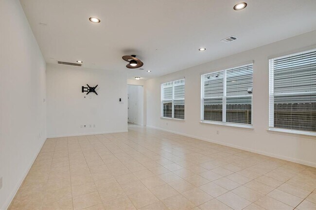 Building Photo - 12814 Meachum Ln