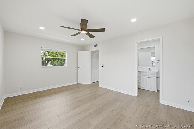 Building Photo - 670 Monaco Ct