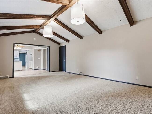 Building Photo - 15665 Fountain Hills Dr