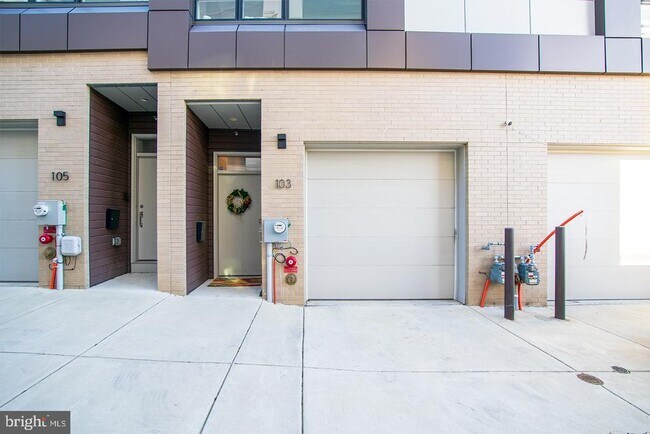 Building Photo - 103 Olive St