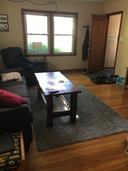 Building Photo - 2571 N Wauwatosa Ave