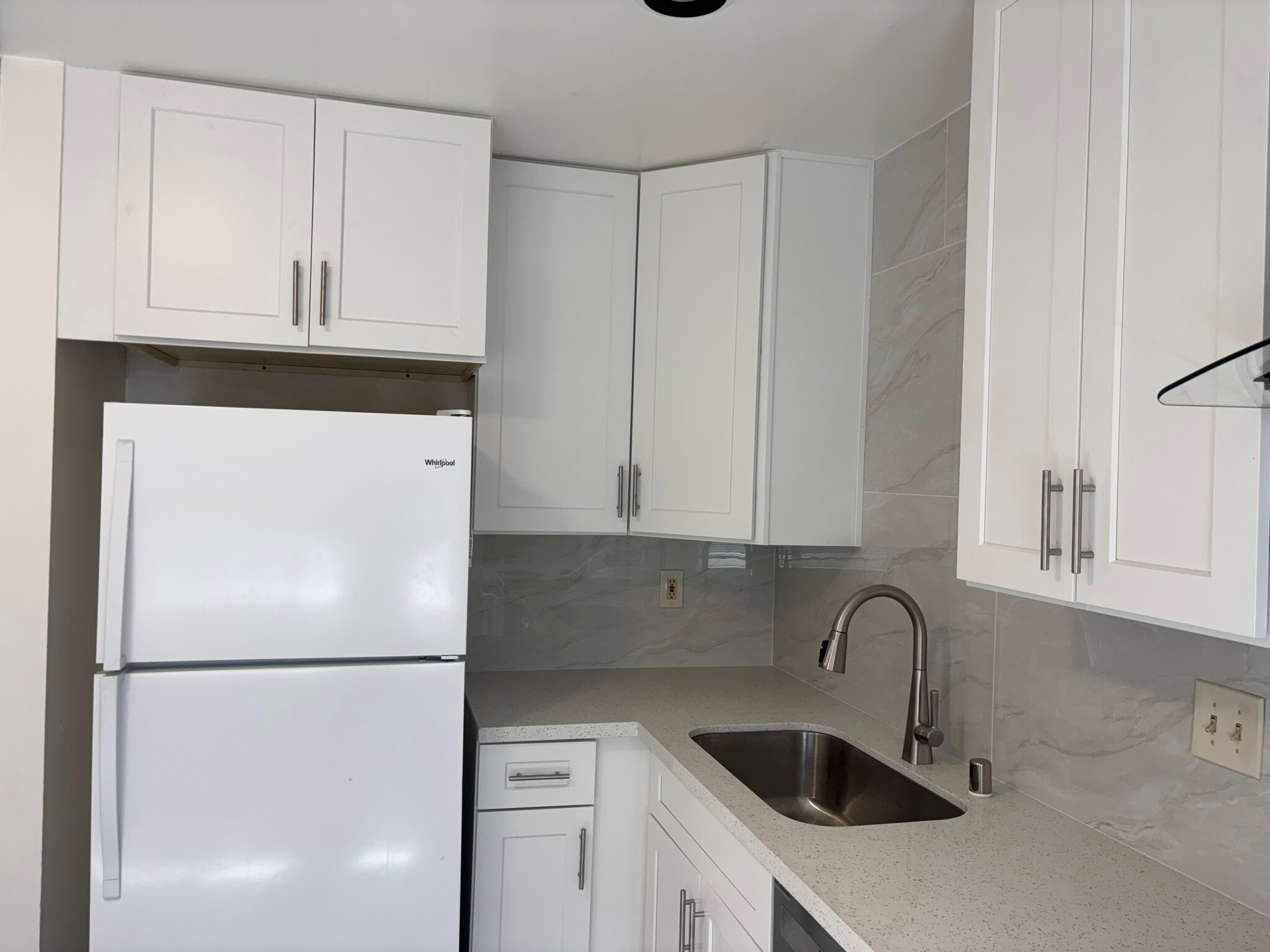 Building Photo - 643 Bolton Ct