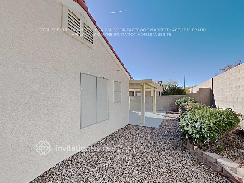 Building Photo - 7849 Wavering Pine Dr