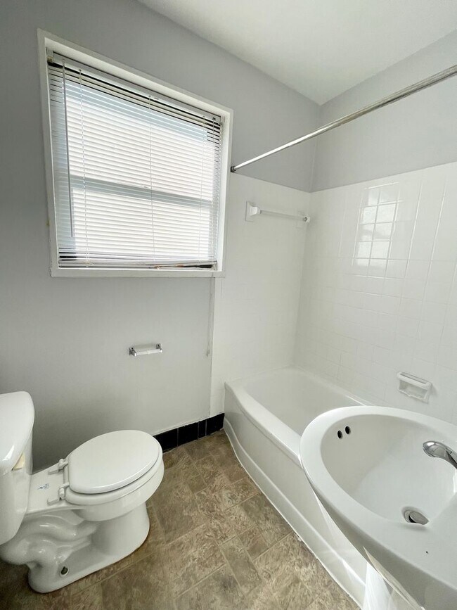 Building Photo - Hampton Hills subdivision. Close to Ft. Ja...