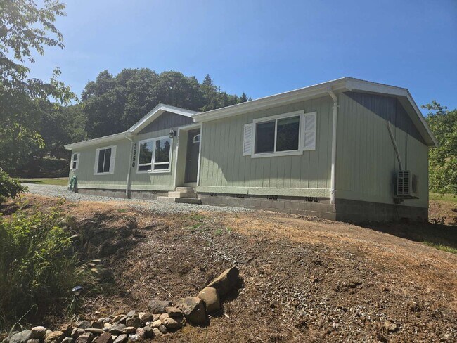 Building Photo - 3950 Shoestring Rd