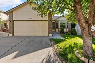 Building Photo - Sundown Rancher with Mountain Views, Walk-...