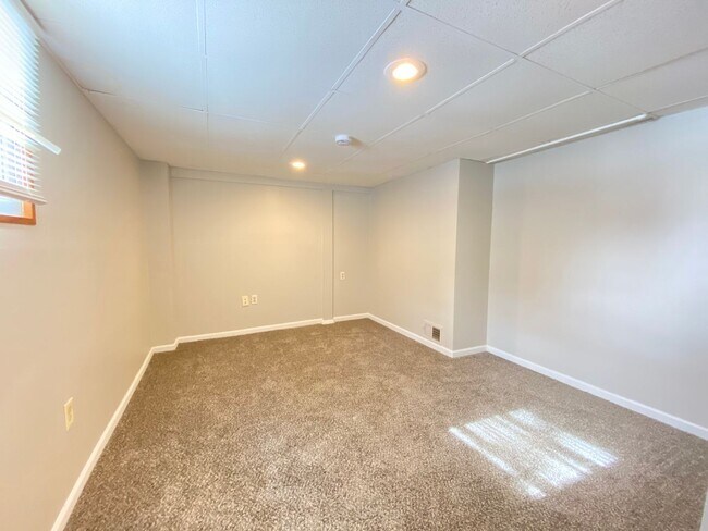 Building Photo - 1 Bedroom In Merrillville