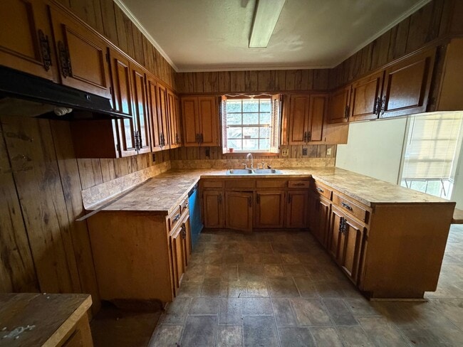 Building Photo - FOR RENT in Sunset!