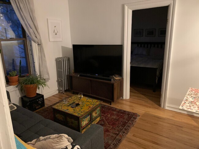 Building Photo - 219 13th St