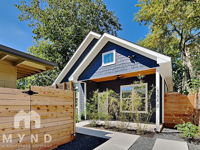 Primary Photo - 5204 Huisache St