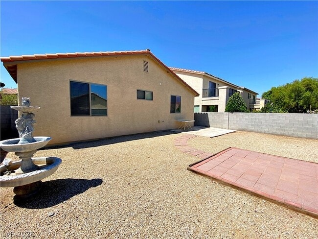 Building Photo - 682 Homewillow Ave