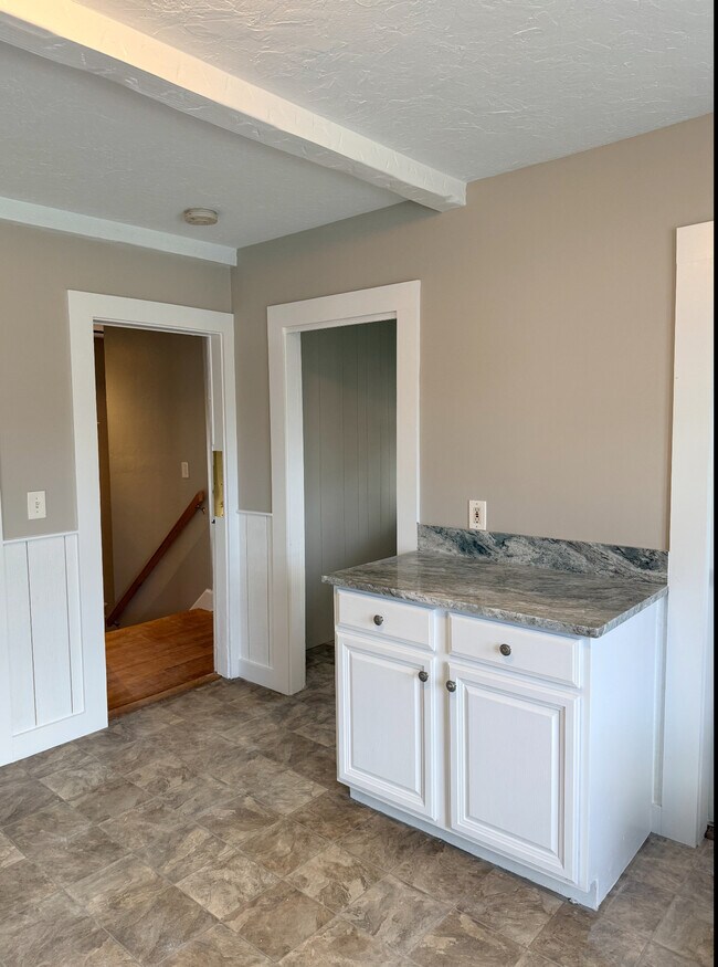 Building Photo - 260 Providence Rd