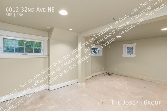 Building Photo - 6012 32nd Ave NE
