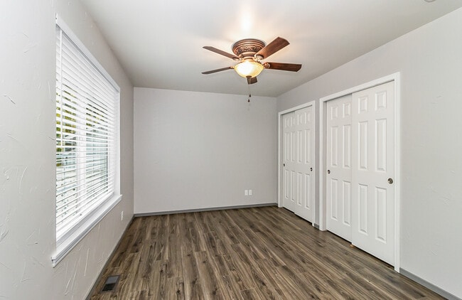 Building Photo - 2132 87th Ave SE