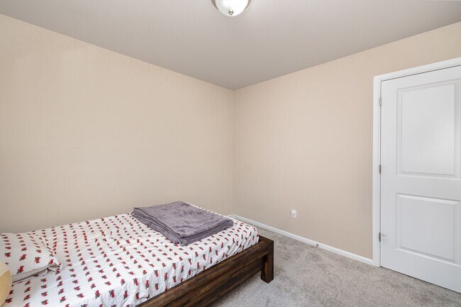 Building Photo - Charming 4-Bed | 2.5-Bath Home in Sultan $...