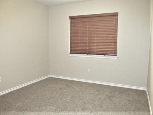 Building Photo - 7111 Nickaburr Creek Dr