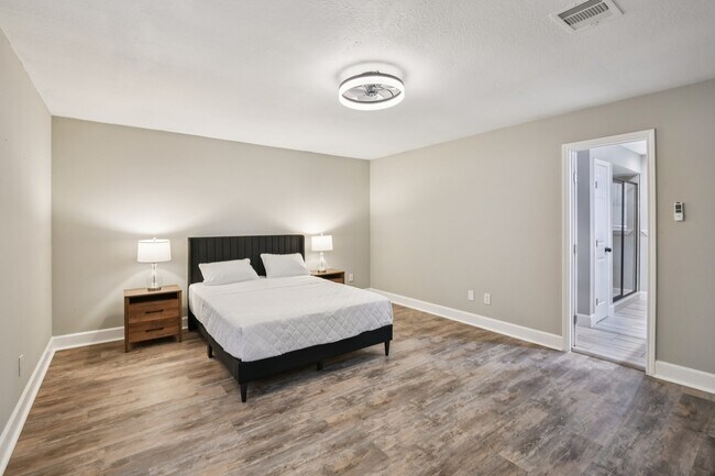 Building Photo - 15642 Pagehurst Dr