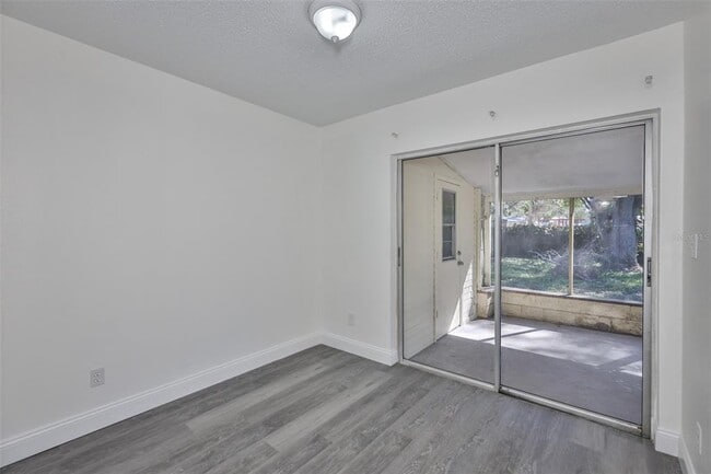 Building Photo - 11507 Valencia Dr