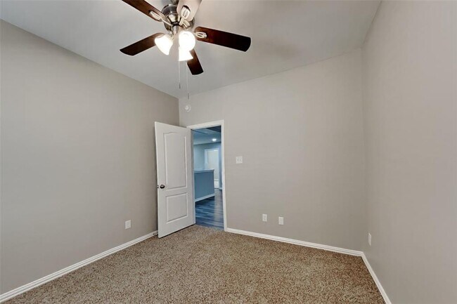 Building Photo - 21510 Duke Alexander Dr