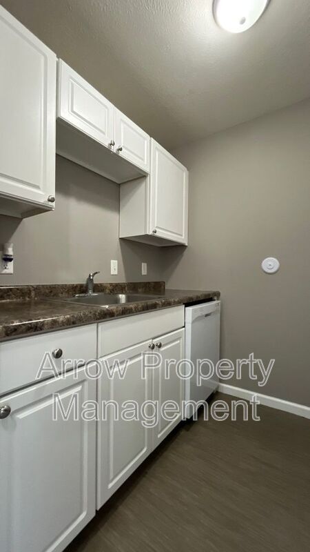 Building Photo - 1111 E Street