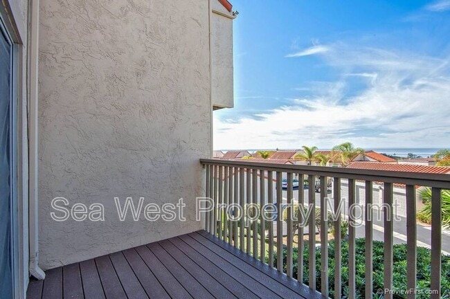 Building Photo - 914 Caminito Madrigal