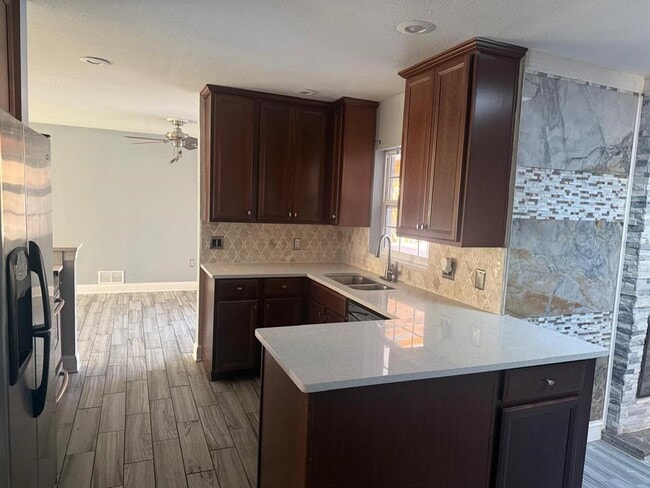 Building Photo - 8515 Peppercorn Dr