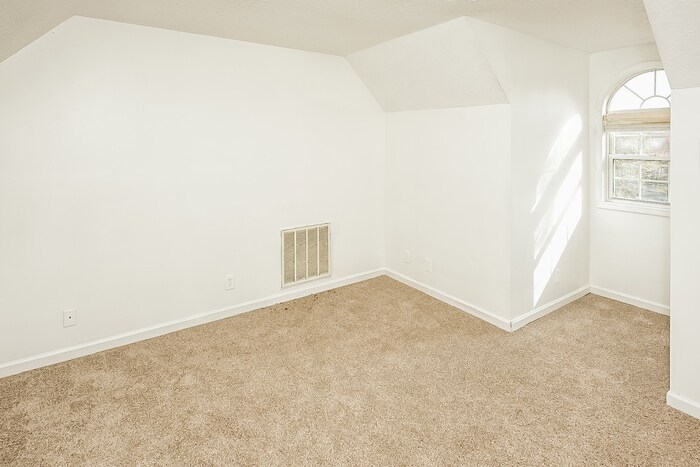 Building Photo - 515 Candlewick Ct