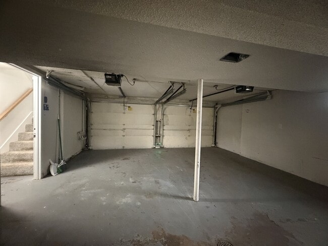 Building Photo - 1208 S Mayview Ave