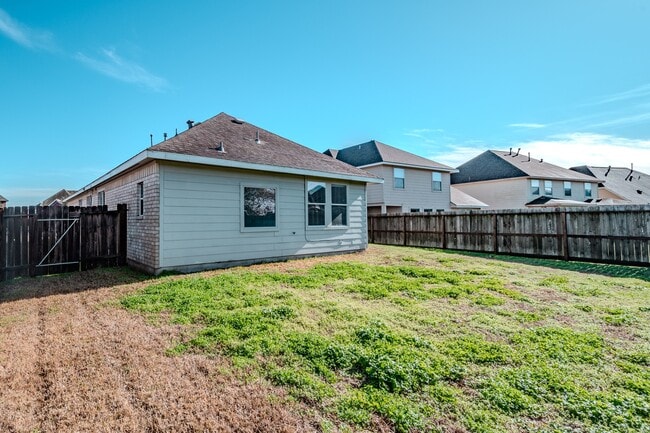 Building Photo - 8515 Holly Spring Ln