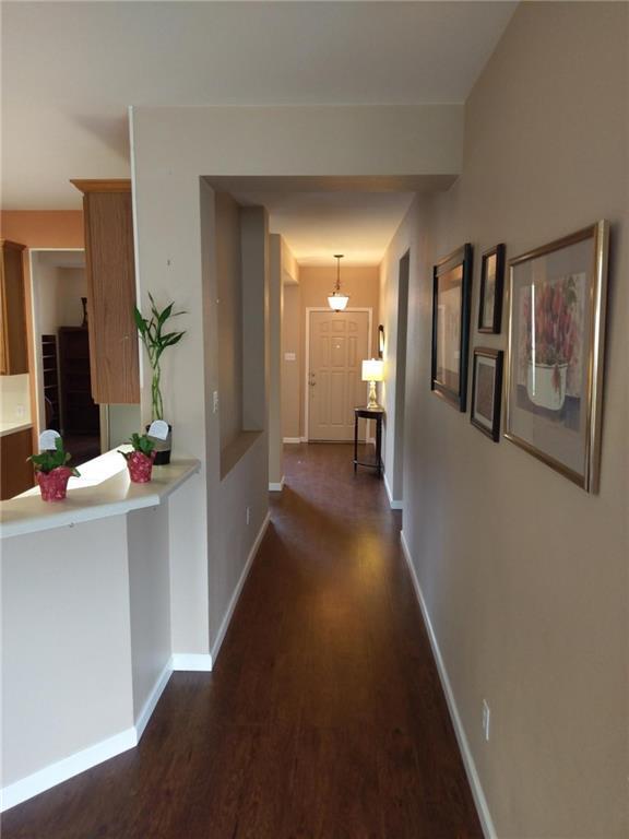 Building Photo - 1041 Disraeli Cir