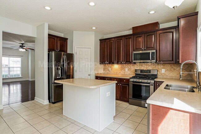 Building Photo - 335 Anterbury Dr