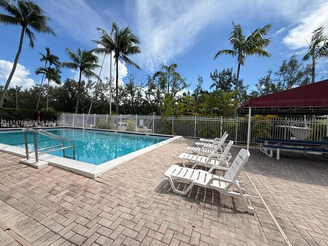 Building Photo - 3660 NE 166th St