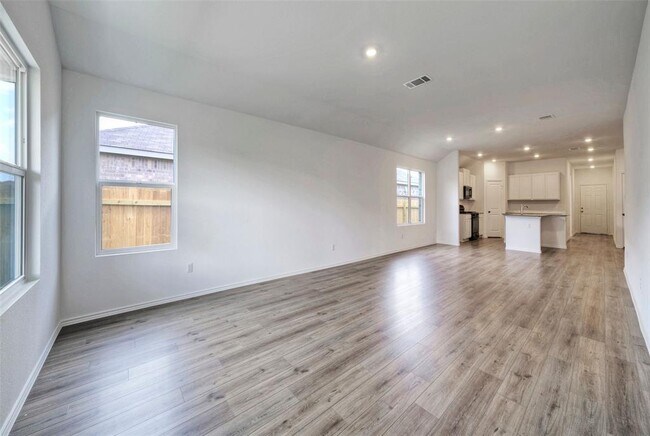 Building Photo - 108 Montego St