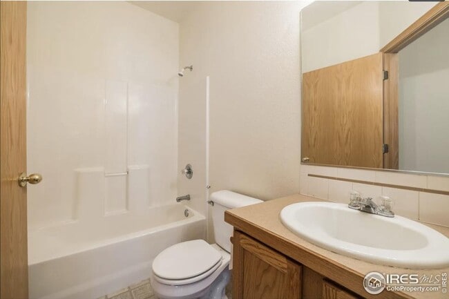 Building Photo - 950 52nd Ave Ct