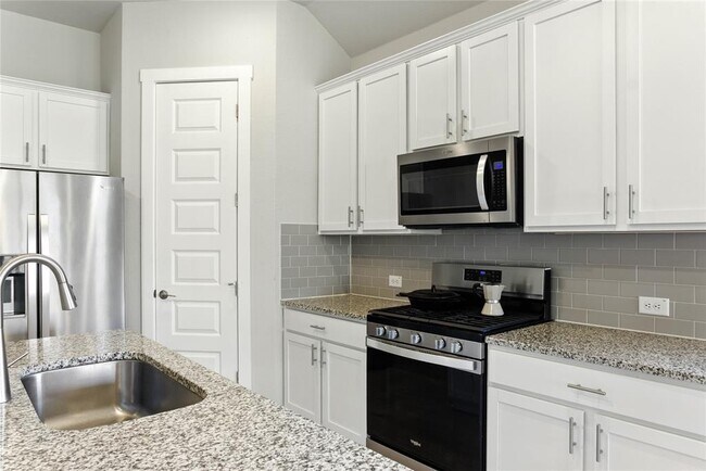 Building Photo - 2105 Suncup St