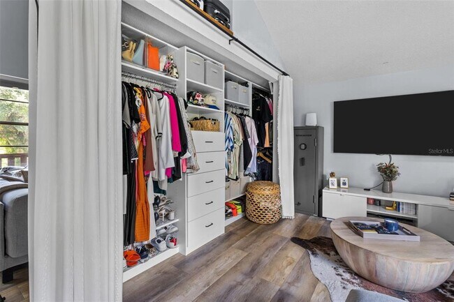 Building Photo - 4925 Hamilton Rd