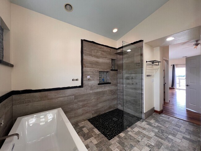 Building Photo - Large Beautiful Home off Toll Rd, South Reno