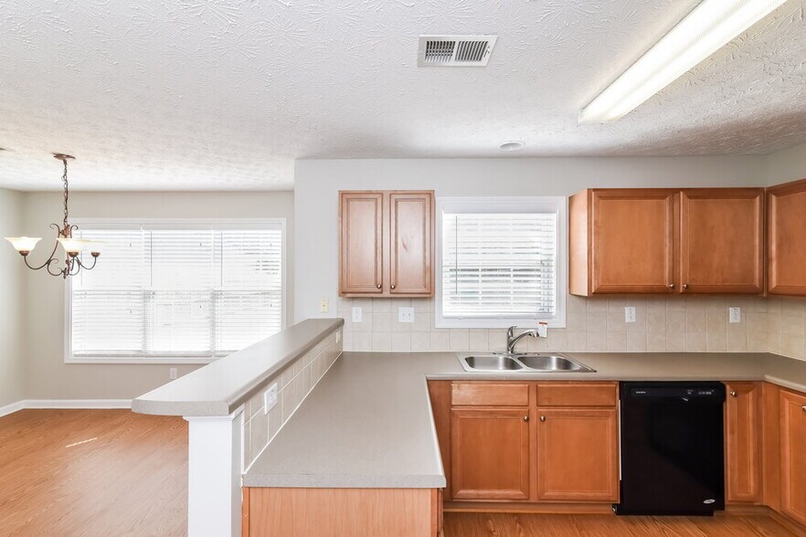 Building Photo - 3088 Heatherbrook Trce