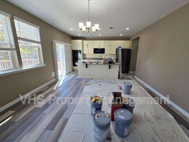 Building Photo - 721 Electric Ave