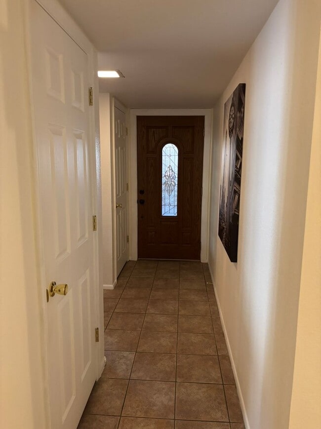 Building Photo - Lovely Home in 45+ Active Adult Community of Leisure World.  Available May through December 2026,...