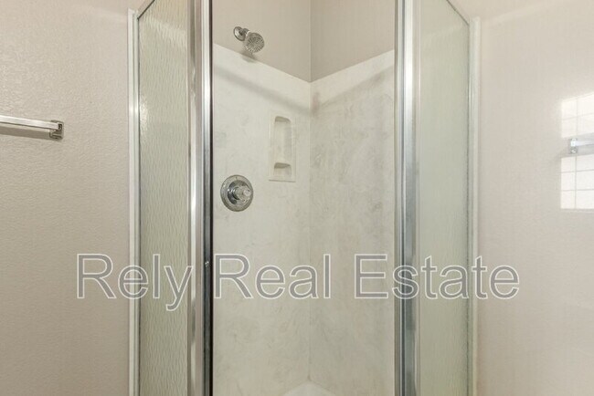 Building Photo - 2801 N Litchfield Rd