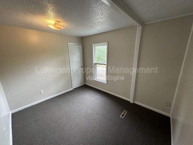 Building Photo - 1016 E Stockbridge Ave