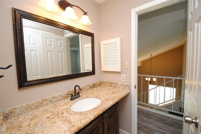 Building Photo - 13507 White Cliff Dr