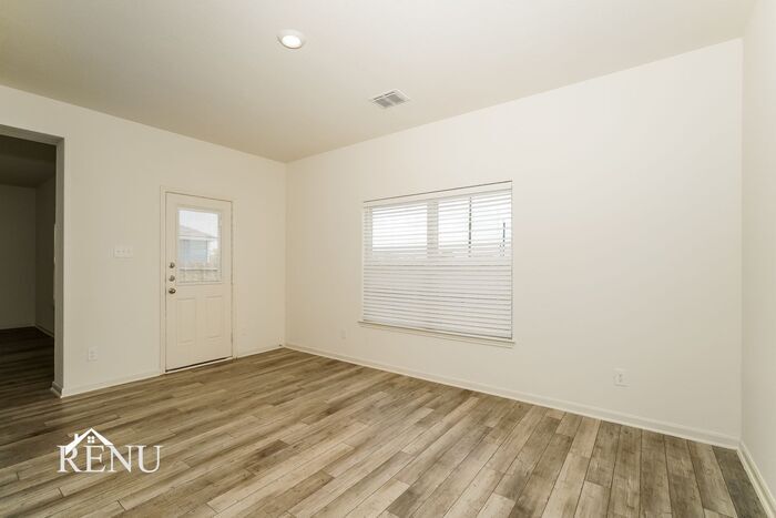 Building Photo - 11022 Yonder Flts