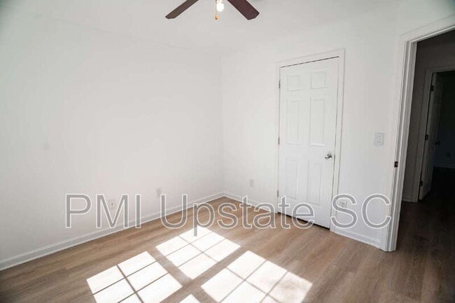 Building Photo - 432 Longspur Ct
