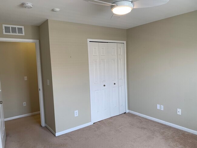 Building Photo - 48475 Bridge Way