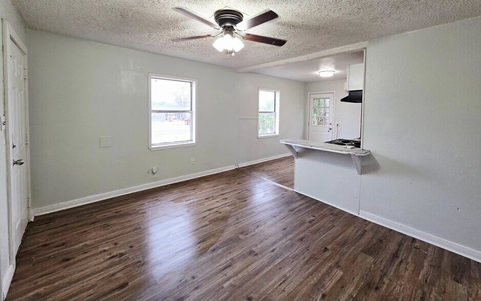 Building Photo - 1504 Sycamore St