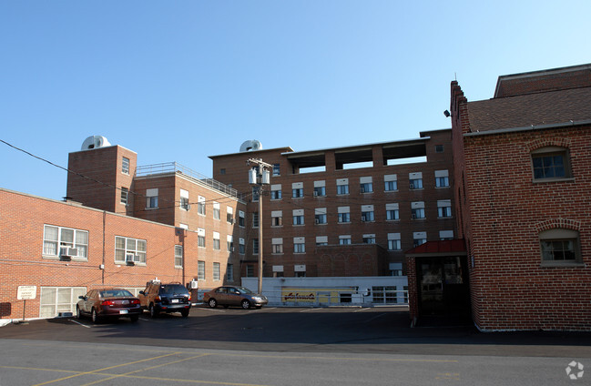 Building Photo - Kings Daughters Court